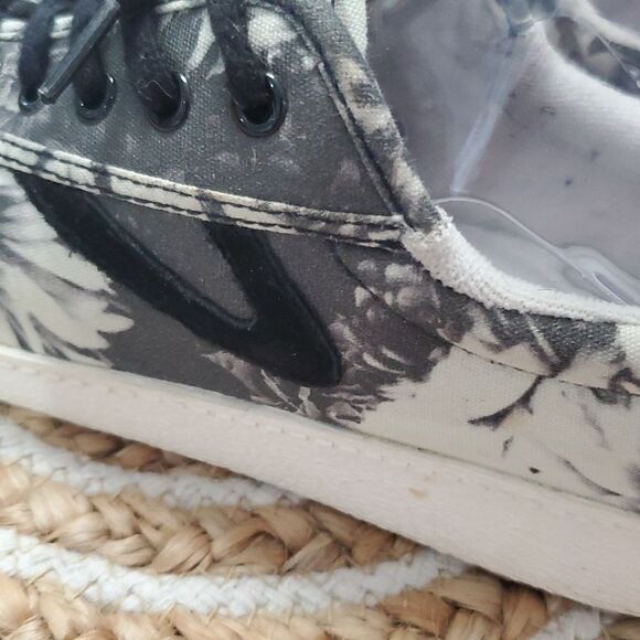 Tretorn Womans Tropical Print Canvas/Leather Sneakers, SIZE 7 - Picture 5 of 10